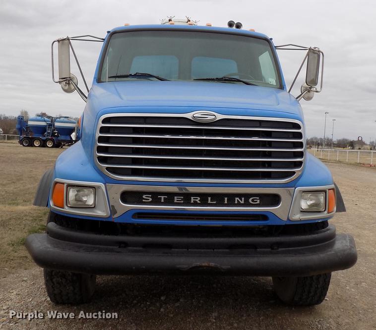 image for item DD3675 2003 Sterling LT9513 bulk cement truck