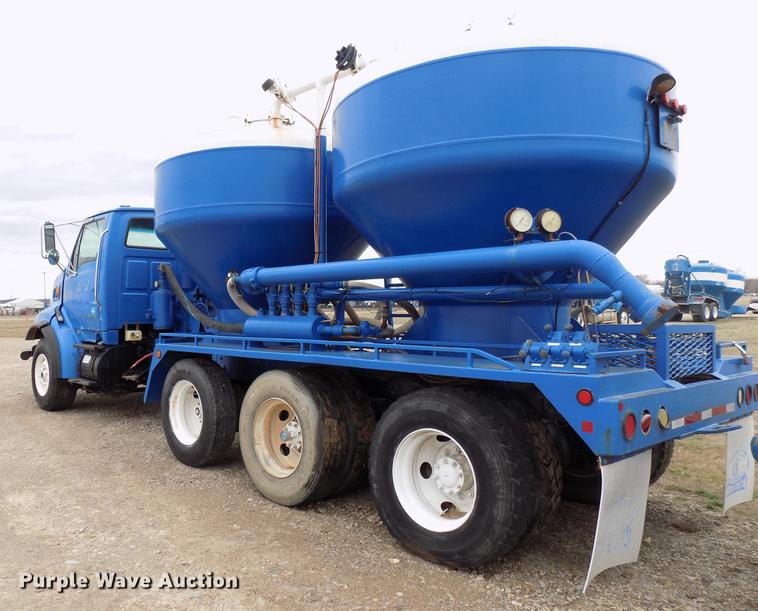 image for item DD3675 2003 Sterling LT9513 bulk cement truck