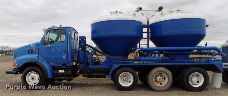 image for item DD3675 2003 Sterling LT9513 bulk cement truck