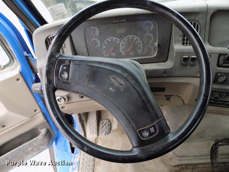 image for item DD3675 2003 Sterling LT9513 bulk cement truck