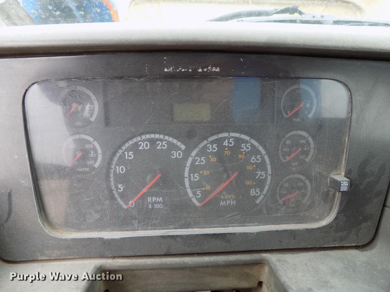 image for item DD3675 2003 Sterling LT9513 bulk cement truck