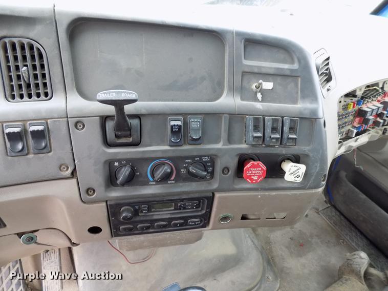 image for item DD3675 2003 Sterling LT9513 bulk cement truck