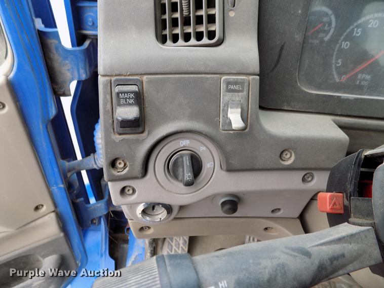 image for item DD3675 2003 Sterling LT9513 bulk cement truck