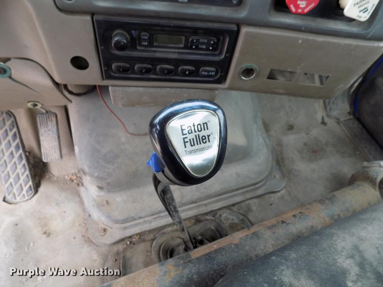 image for item DD3675 2003 Sterling LT9513 bulk cement truck