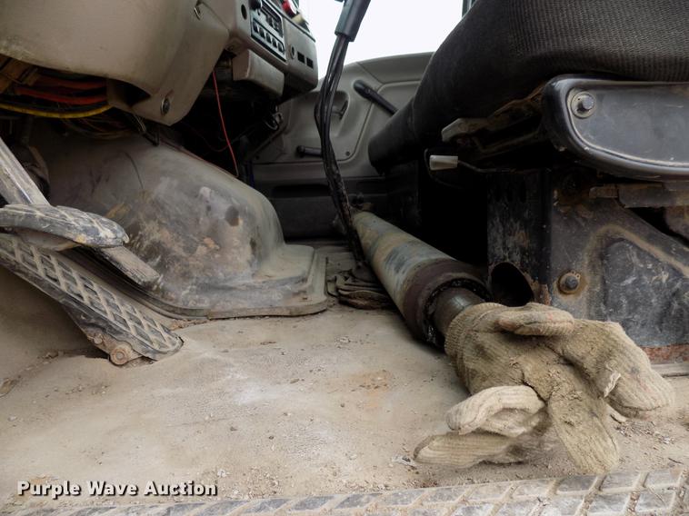 image for item DD3675 2003 Sterling LT9513 bulk cement truck