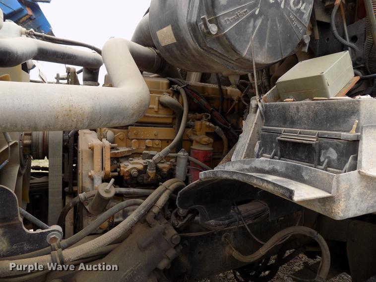 image for item DD3675 2003 Sterling LT9513 bulk cement truck