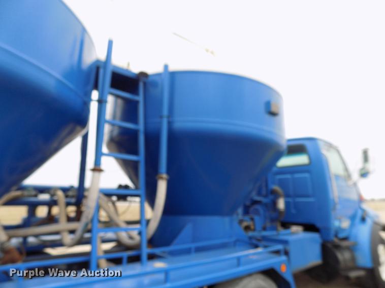 image for item DD3675 2003 Sterling LT9513 bulk cement truck