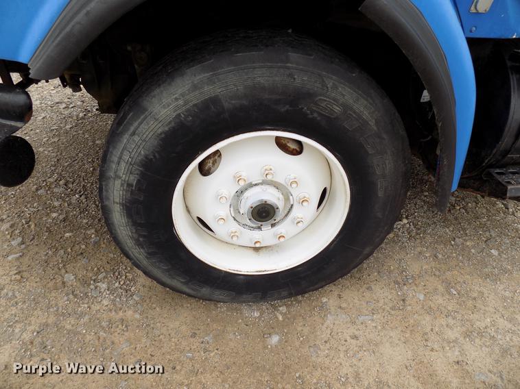 image for item DD3675 2003 Sterling LT9513 bulk cement truck