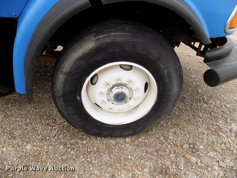 image for item DD3675 2003 Sterling LT9513 bulk cement truck