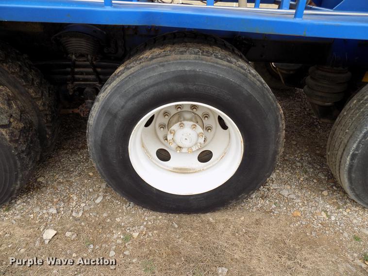 image for item DD3675 2003 Sterling LT9513 bulk cement truck