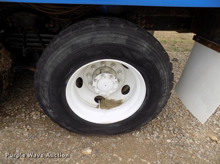 image for item DD3675 2003 Sterling LT9513 bulk cement truck