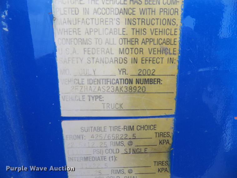 image for item DD3675 2003 Sterling LT9513 bulk cement truck