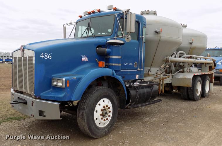 image for item DD3679 1996 Kenworth T800 bulk cement truck
