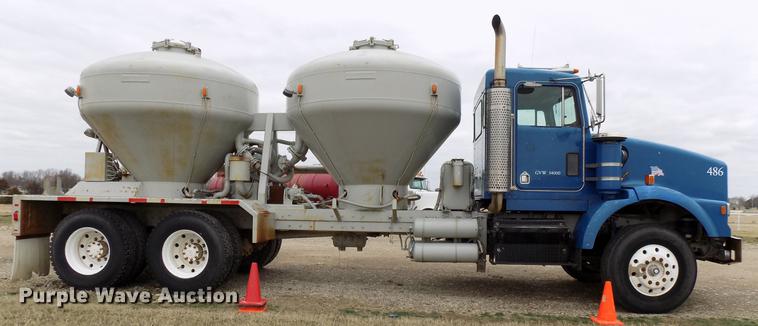 image for item DD3679 1996 Kenworth T800 bulk cement truck