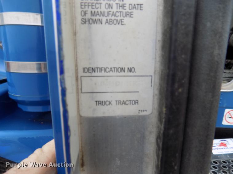 image for item DD3679 1996 Kenworth T800 bulk cement truck