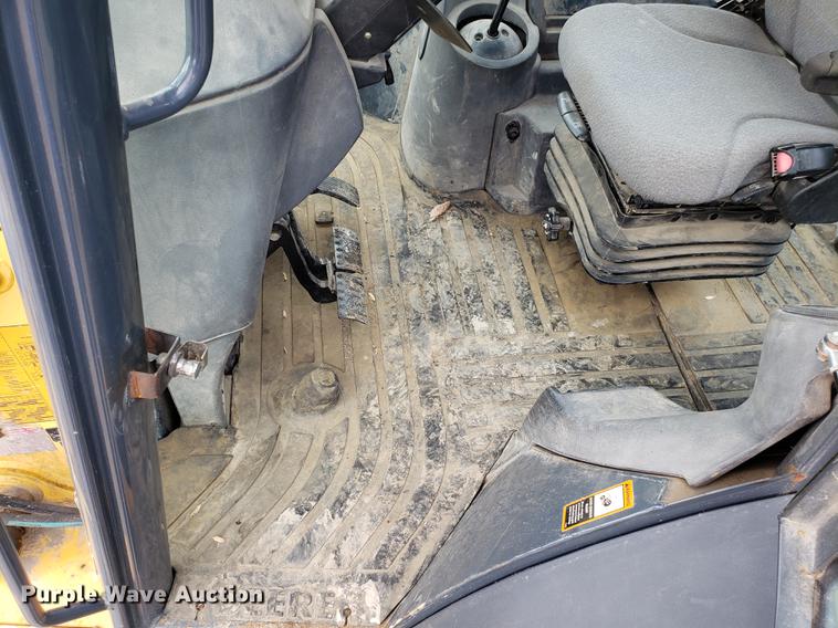 image for item DD3994 2008 John Deere 410J backhoe