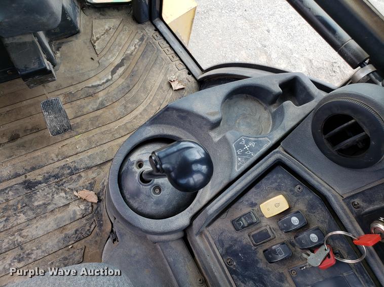 image for item DD3994 2008 John Deere 410J backhoe