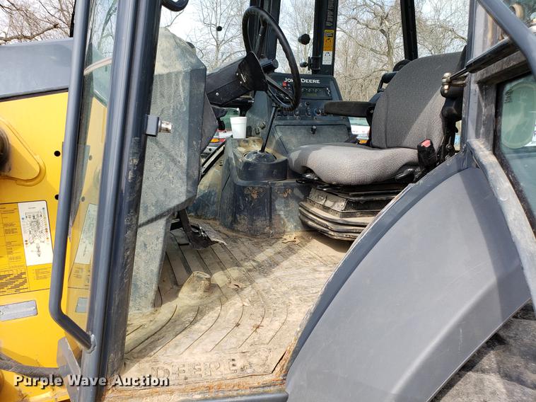 image for item DD3995 2014 John Deere 410K backhoe