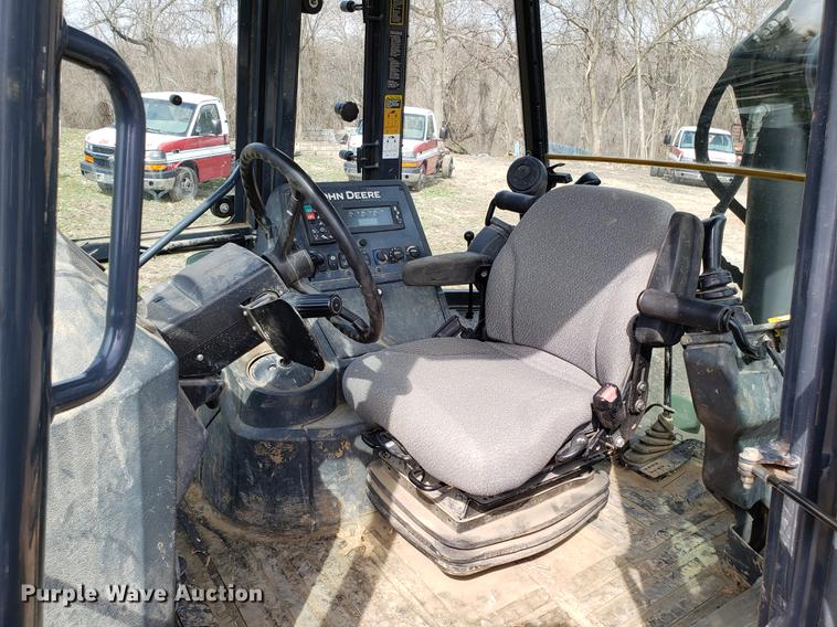 image for item DD3995 2014 John Deere 410K backhoe