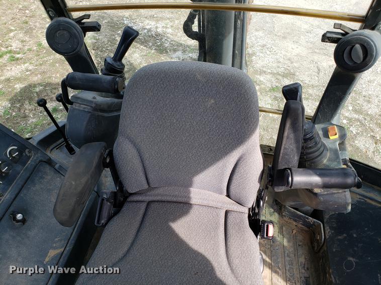 image for item DD3995 2014 John Deere 410K backhoe