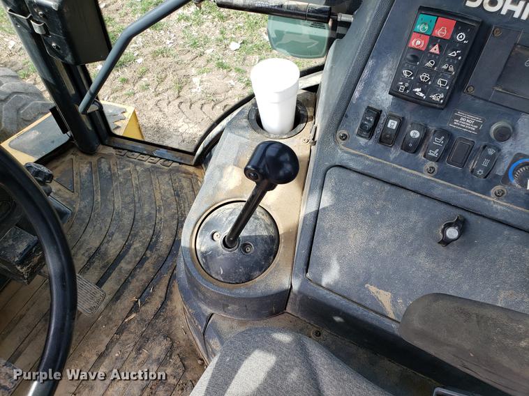 image for item DD3995 2014 John Deere 410K backhoe