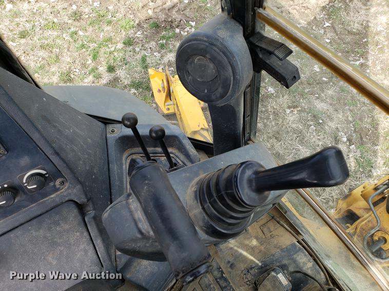 image for item DD3995 2014 John Deere 410K backhoe