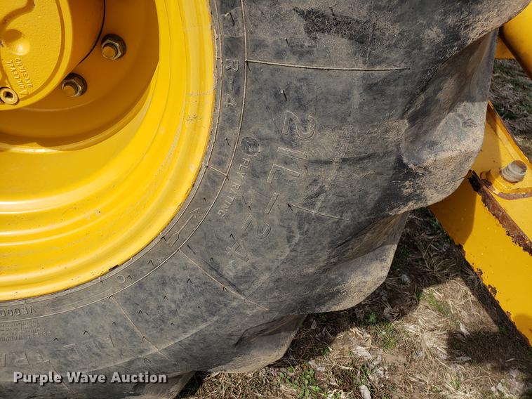 image for item DD3995 2014 John Deere 410K backhoe