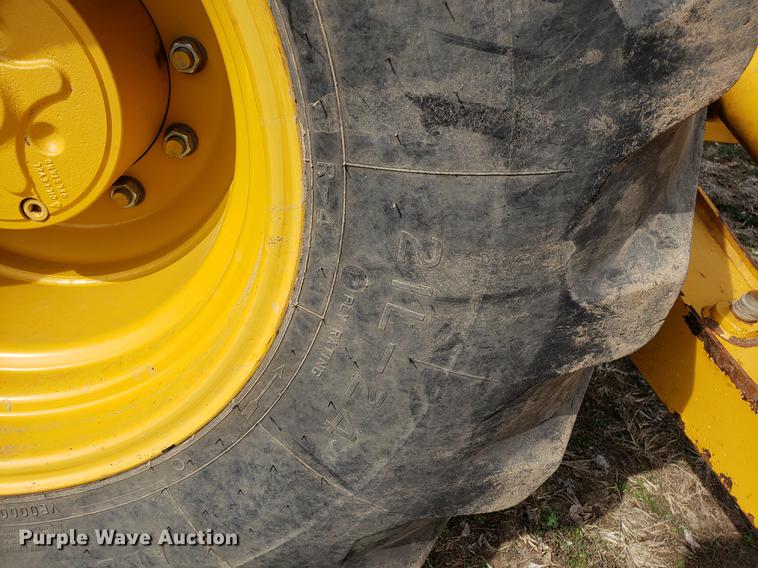 image for item DD3995 2014 John Deere 410K backhoe