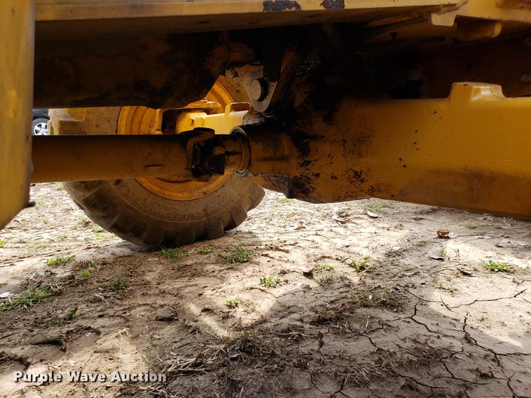 image for item DD3995 2014 John Deere 410K backhoe