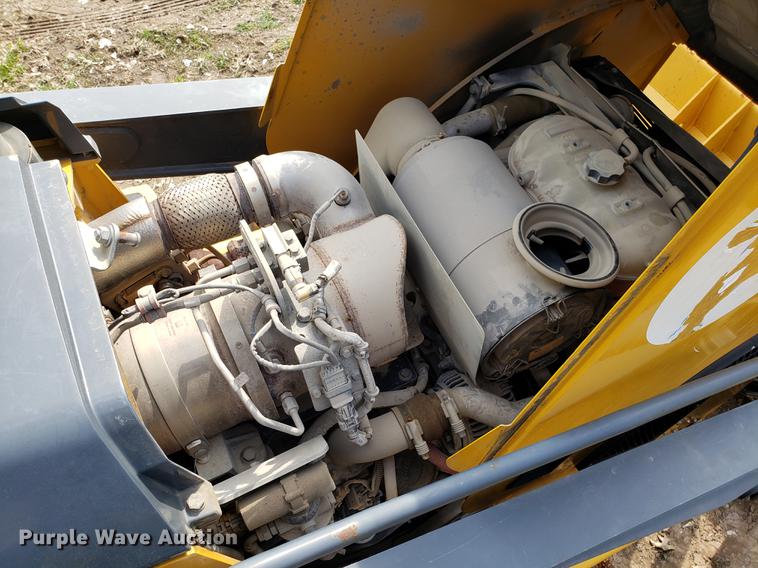 image for item DD3995 2014 John Deere 410K backhoe