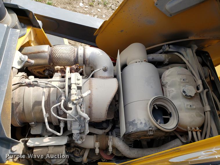 image for item DD3995 2014 John Deere 410K backhoe