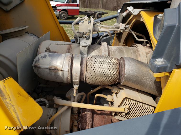 image for item DD3995 2014 John Deere 410K backhoe