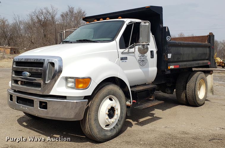 image for item DD4007 2006 Ford F650 Super Duty dump truck
