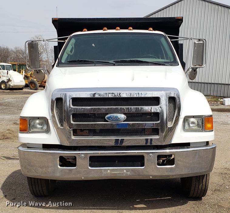 image for item DD4007 2006 Ford F650 Super Duty dump truck