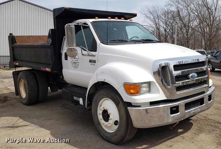 image for item DD4007 2006 Ford F650 Super Duty dump truck