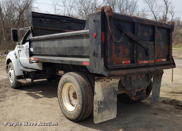 image for item DD4007 2006 Ford F650 Super Duty dump truck