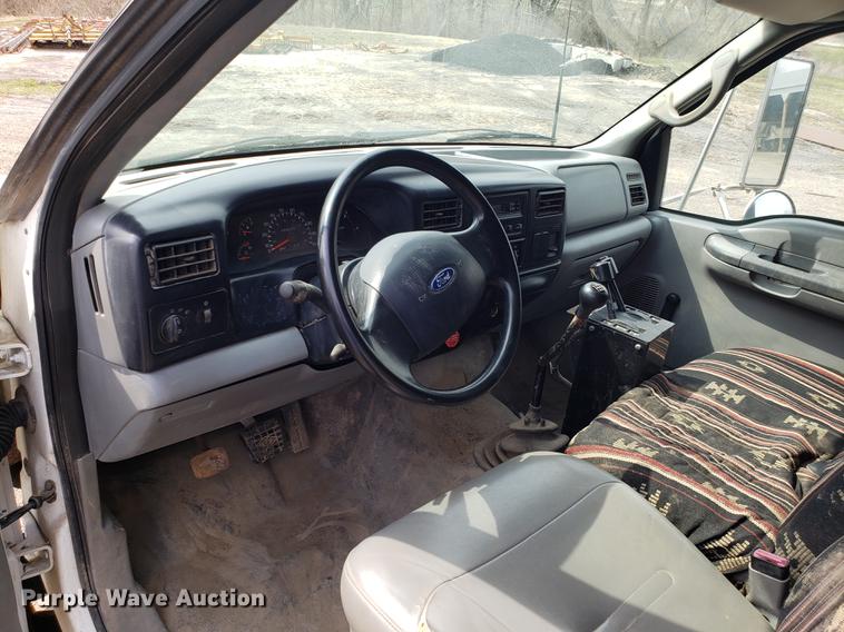 image for item DD4007 2006 Ford F650 Super Duty dump truck