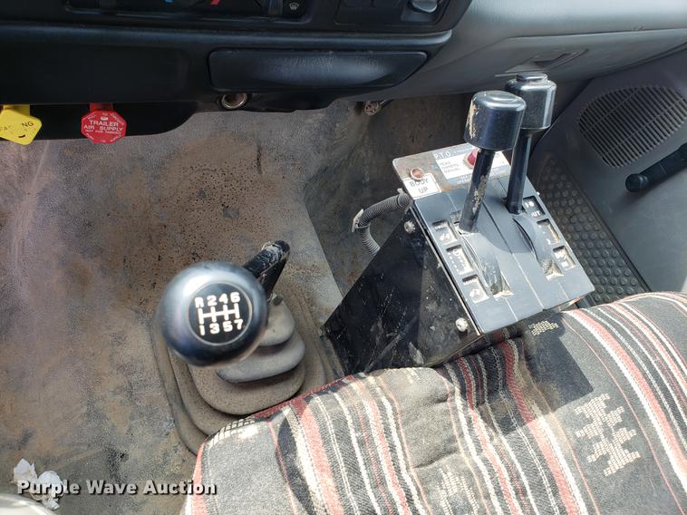 image for item DD4007 2006 Ford F650 Super Duty dump truck