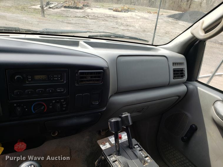 image for item DD4007 2006 Ford F650 Super Duty dump truck