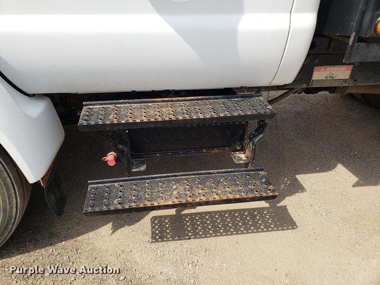 image for item DD4007 2006 Ford F650 Super Duty dump truck