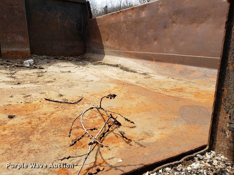 image for item DD4007 2006 Ford F650 Super Duty dump truck