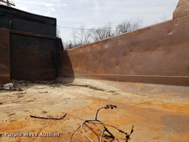 image for item DD4007 2006 Ford F650 Super Duty dump truck