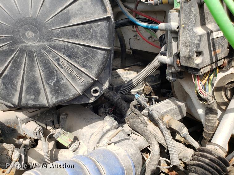 image for item DD4007 2006 Ford F650 Super Duty dump truck