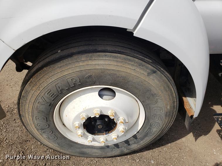 image for item DD4007 2006 Ford F650 Super Duty dump truck