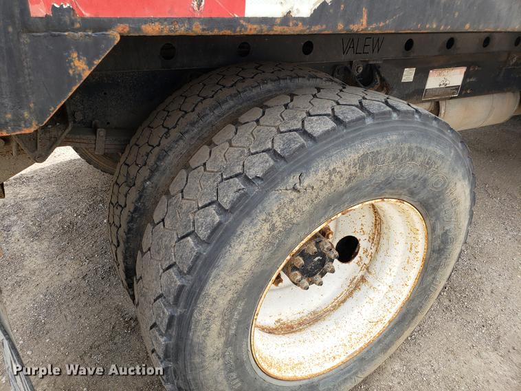 image for item DD4007 2006 Ford F650 Super Duty dump truck