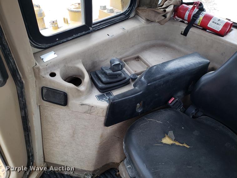 image for item DD4008 2000 Caterpillar D6R XL dozer