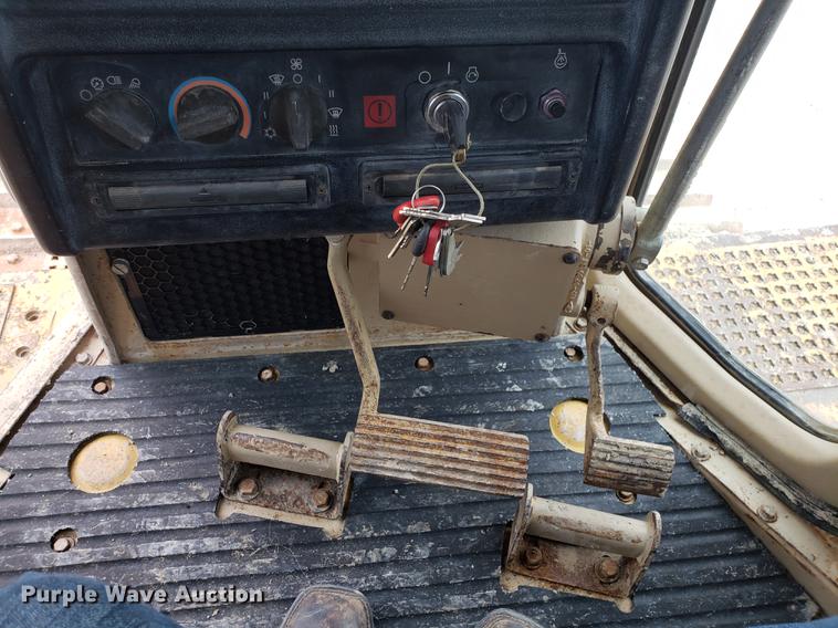 image for item DD4008 2000 Caterpillar D6R XL dozer