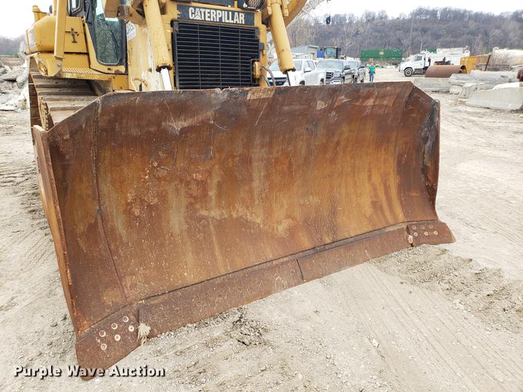 image for item DD4008 2000 Caterpillar D6R XL dozer