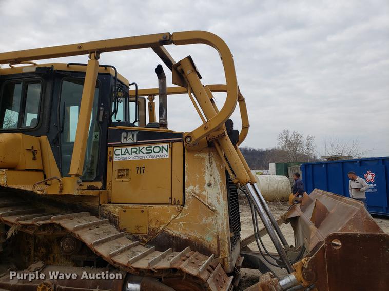 image for item DD4008 2000 Caterpillar D6R XL dozer