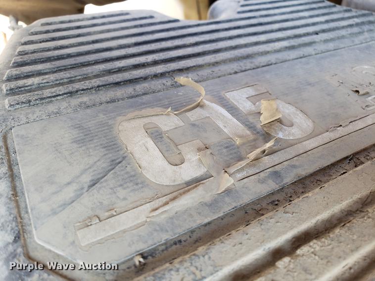 image for item DD4033 2005 International 9400i semi truck